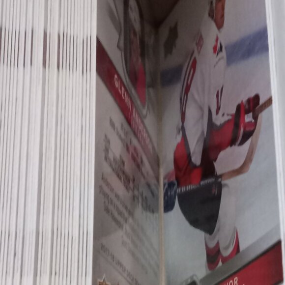 Canadian Tire Team Canada 2017-18 Base Set 1-100 in box great condition - Picture 10 of 13